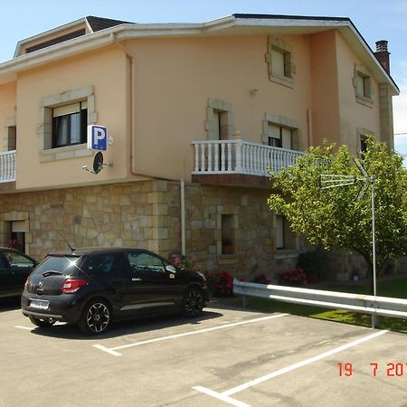 Residencial Santamaria Hotel Sancibrián Eksteriør billede