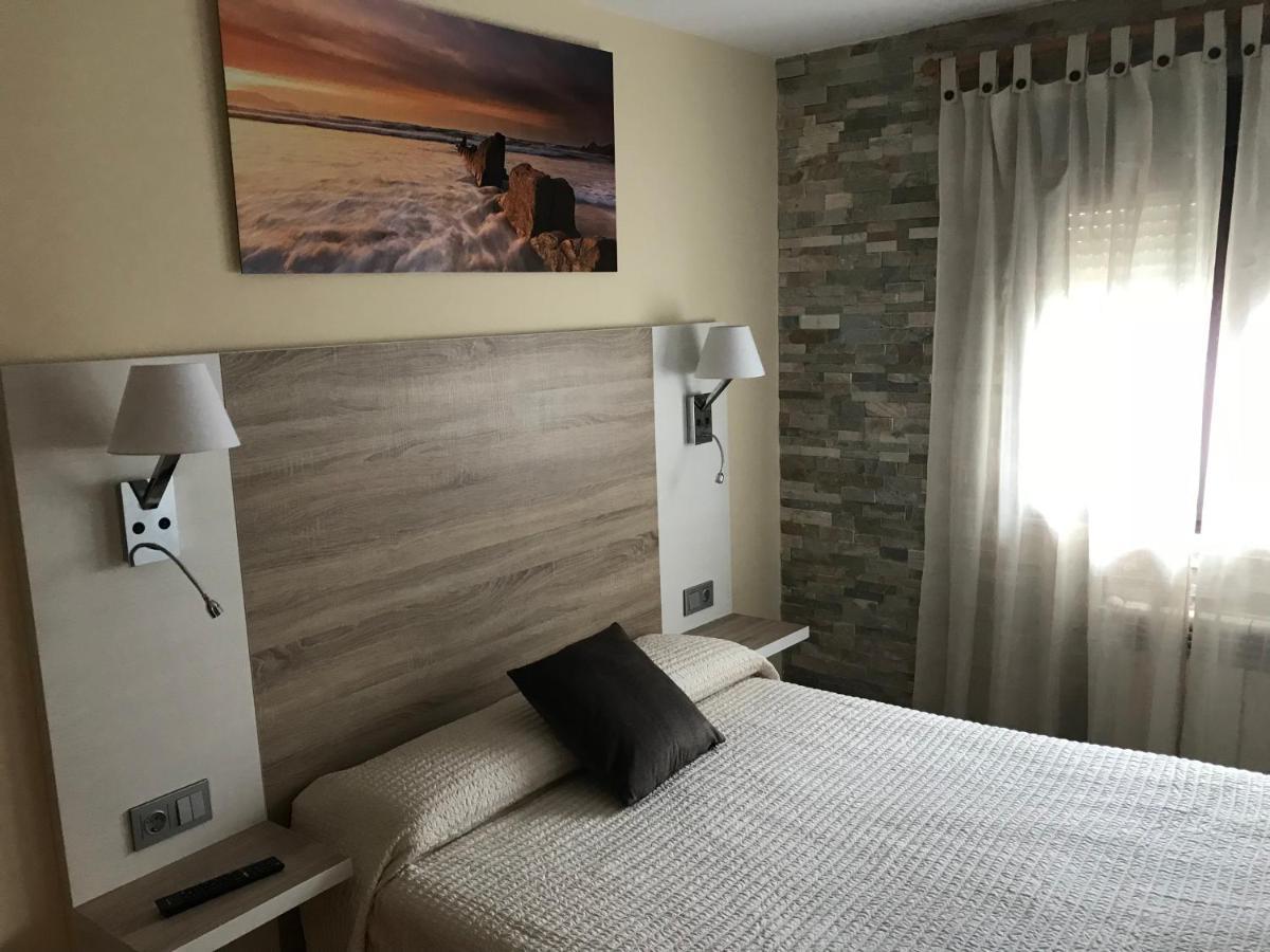 Residencial Santamaria Hotel Sancibrián Eksteriør billede