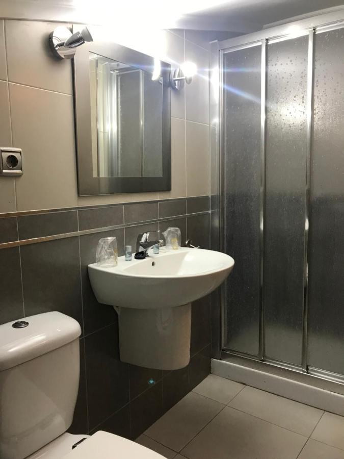 Residencial Santamaria Hotel Sancibrián Eksteriør billede